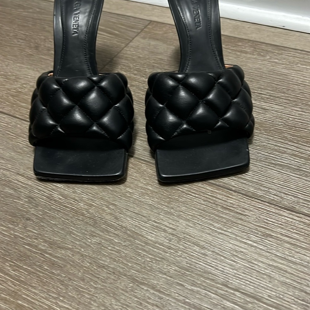 Bottega Veneta Black Quilted Women's Sandals